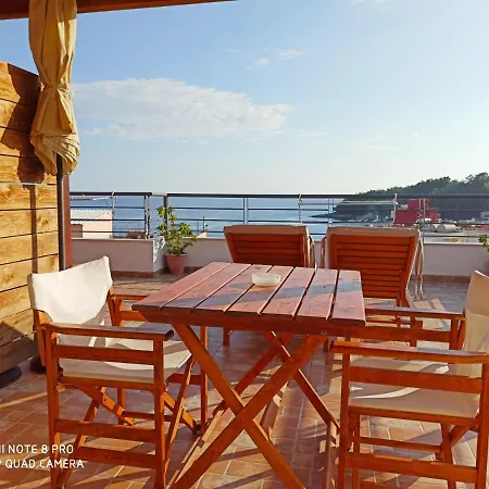 Bourbos Summer Apartment