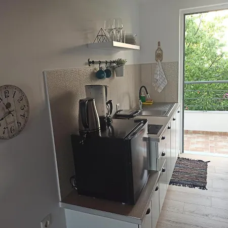 Bourbos Summer Apartment *