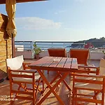 Bourbos Summer شقة