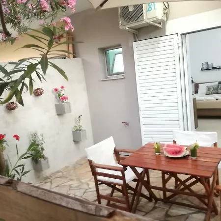 Apartmán Bourbos Summer Himarë