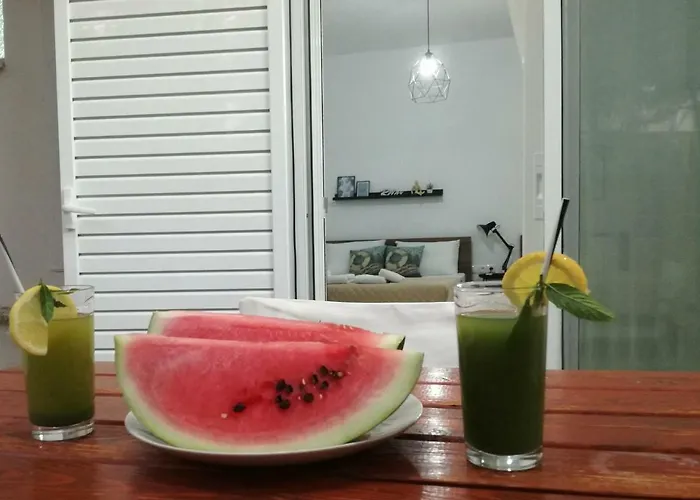 Daire Bourbos Summer