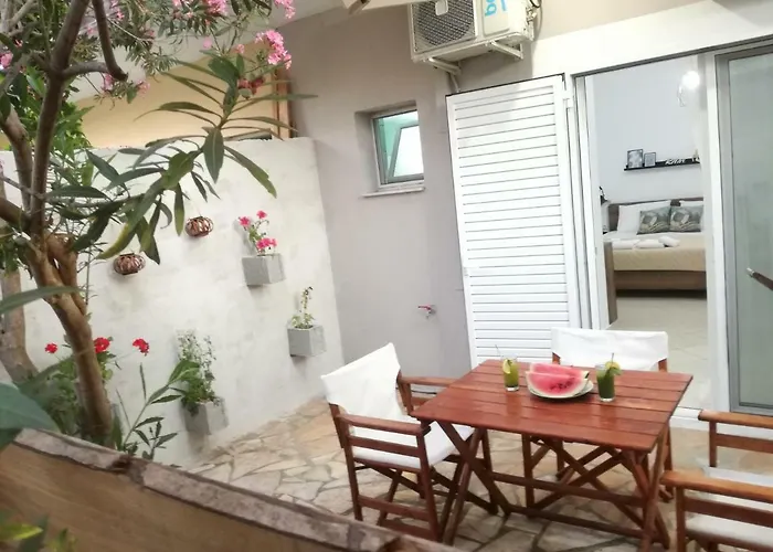 Daire Bourbos Summer Himarë